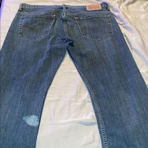 Levi’s 32 x 30 to 569 models in great condition